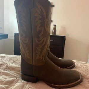Brown cowgirl boots